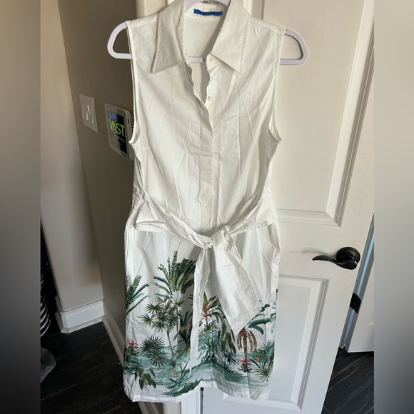 J. McLaughlin Dresses & Skirts - J. McLaughlin White and Green Tropical Dress